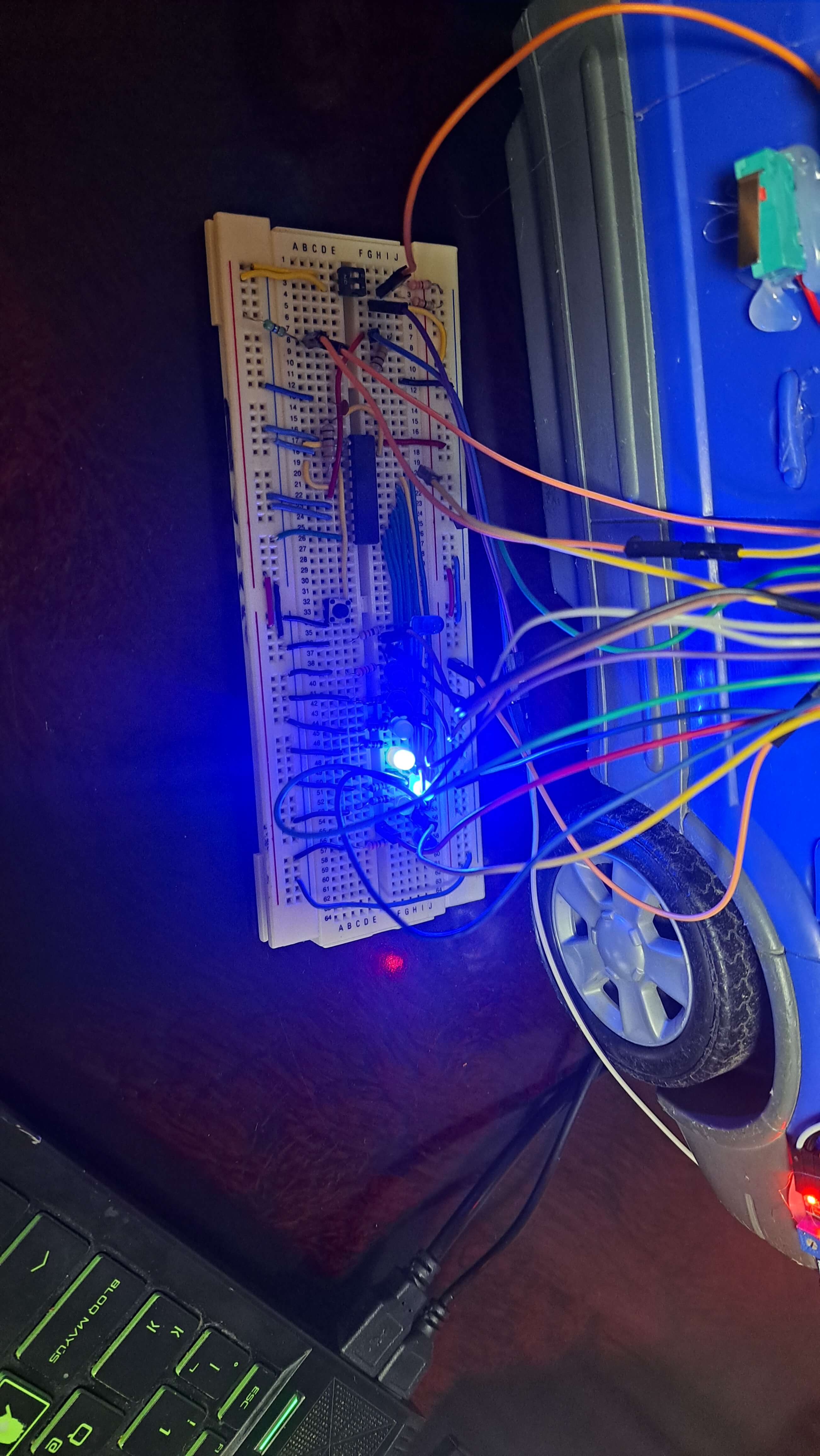 Sistema de simulación de un automóvil basado en FPGA 6